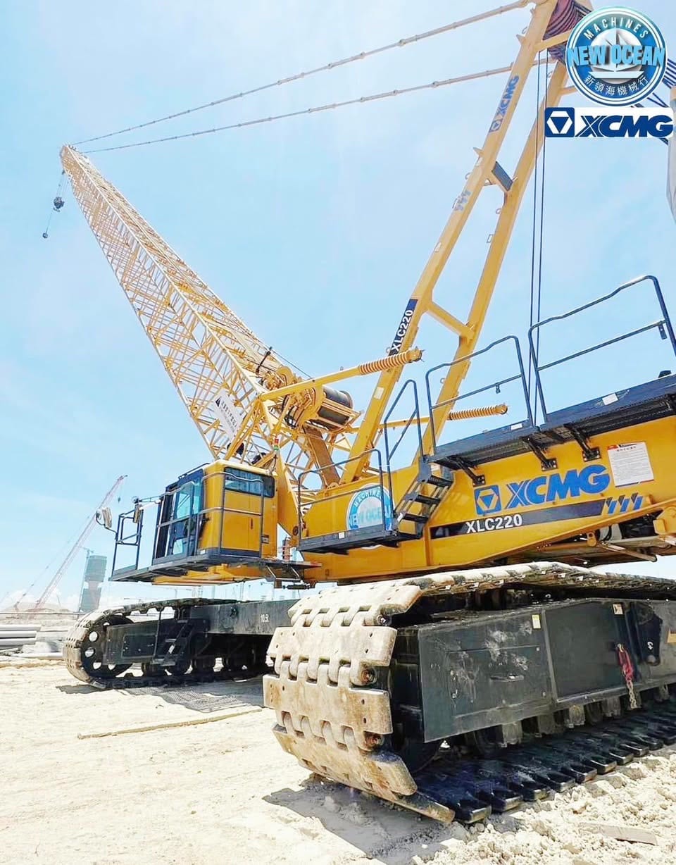 XCMG XCA1600 All-Terrain Crane rental equipment image, supplied by New Ocean Machinery (XCMG authorised dealer in Hong Kong)